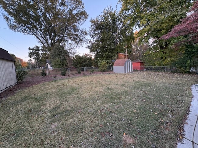 Building Photo - 901 James St