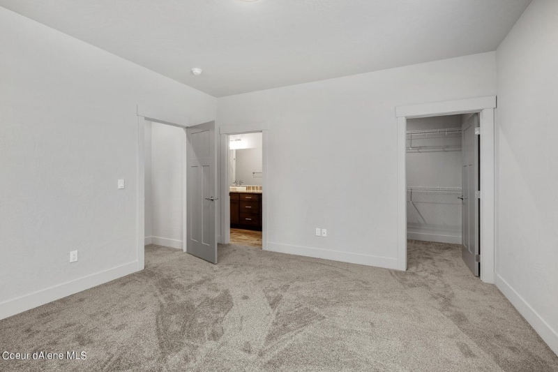 Building Photo - 1007 W Grove Way