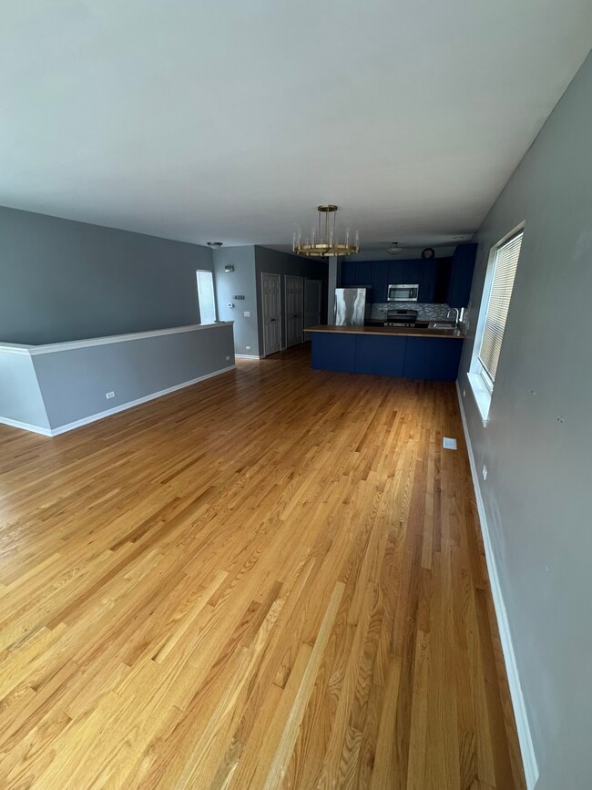 Building Photo - 1900 N Laramie Ave