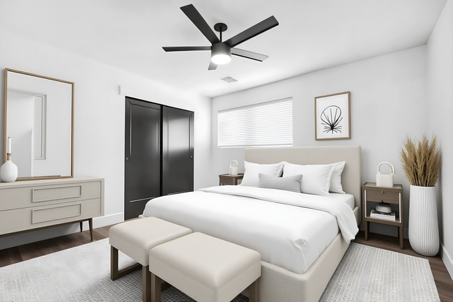 Building Photo - Tempe 5 bedroom 3 bath with pool and HUGE yard