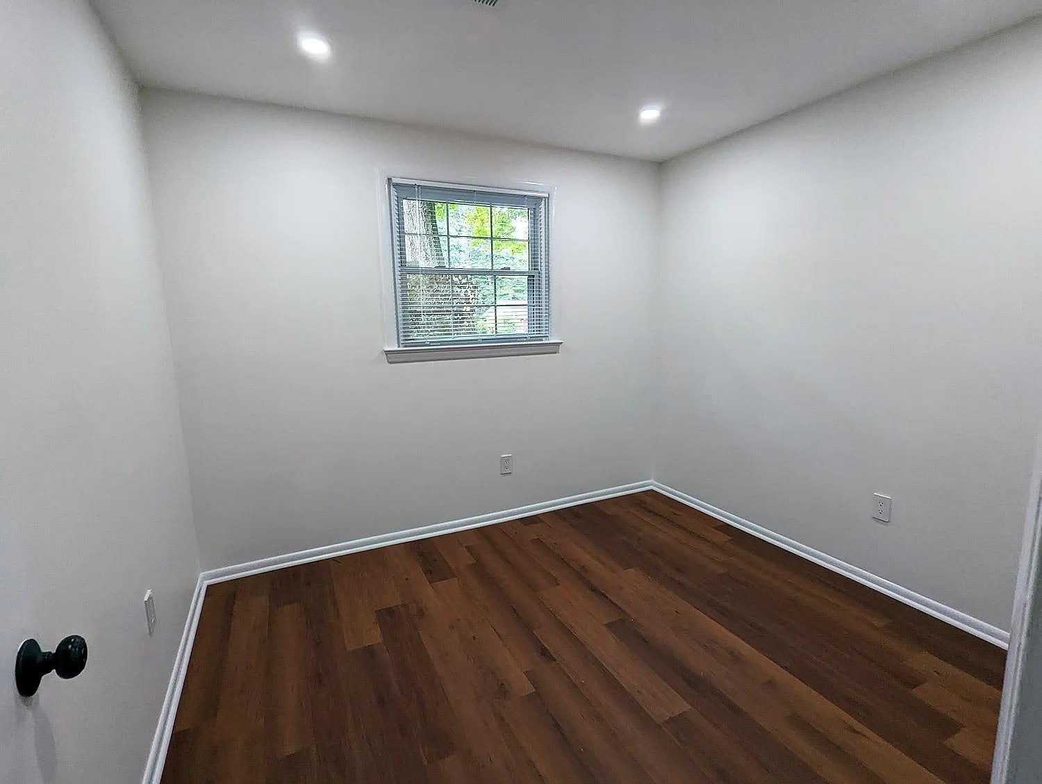 1st bedroom - 14121 Bauer Dr