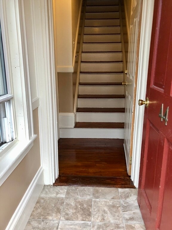 Building Photo - 44 Smith St