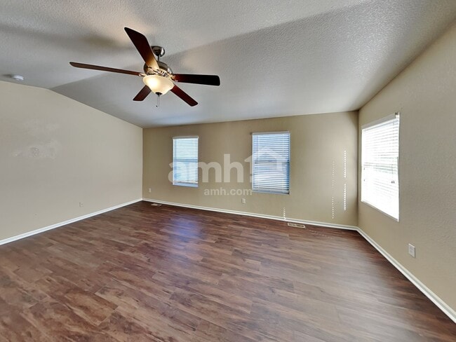 Building Photo - 10175 Fraser St