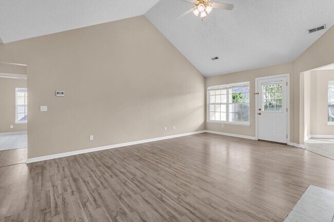 Building Photo - 1004 Cobblestone Blvd