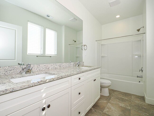 Building Photo - 3 Bedroom, 2.5 Bathroom in South Jordan