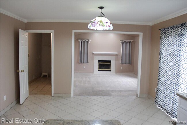 Building Photo - 40690 Bluesprings Ct