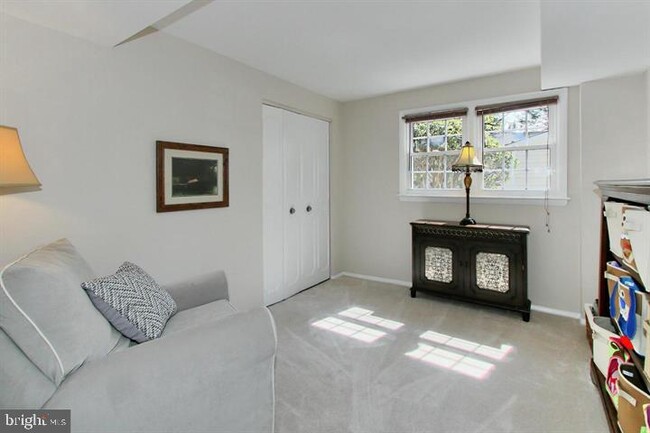 Building Photo - 7012 Hadlow Dr