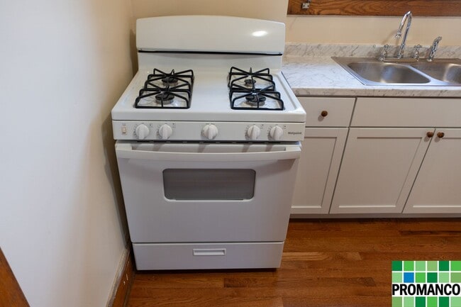 Building Photo - Southern Style Charming 3-Bedroom Farmhouse