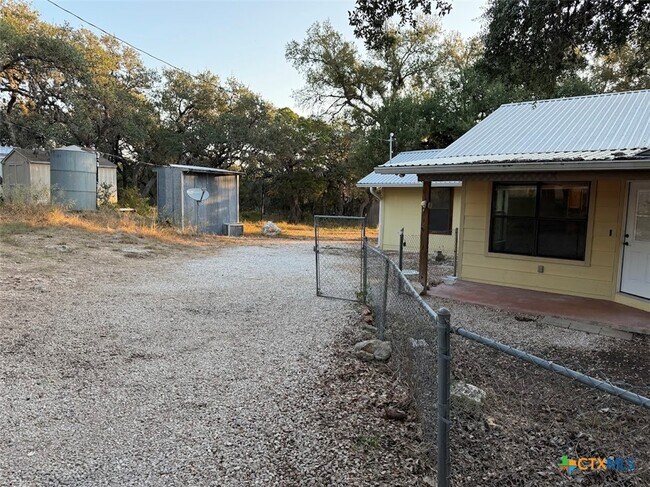Building Photo - 2100 Farm To Market Rd 2722