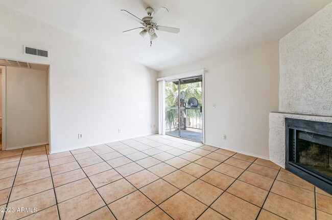 Building Photo - 10802 N 16th Ave