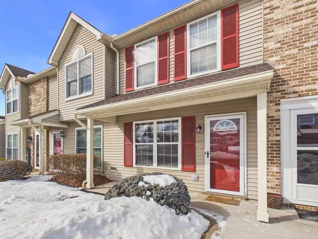 Building Photo - Charming Townhome in Mechanicsburg