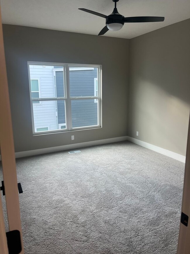 Building Photo - New Construction, 2 bed, 3 bath Row Home, ...