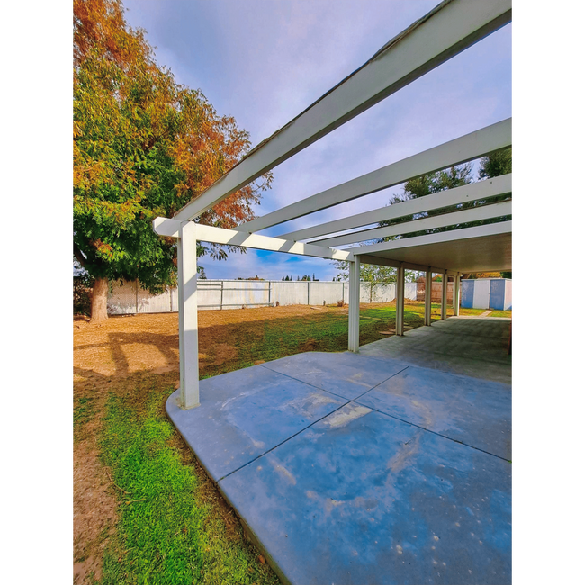 Building Photo - Single-Level Clovis Home with 3 Bedrooms, ...