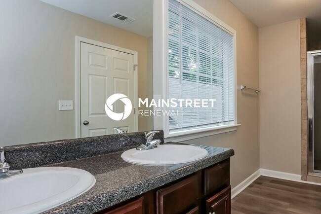 Building Photo - 4 Bedroom Pet-Friendly Home in Atlanta, GA with Main Street Renewal