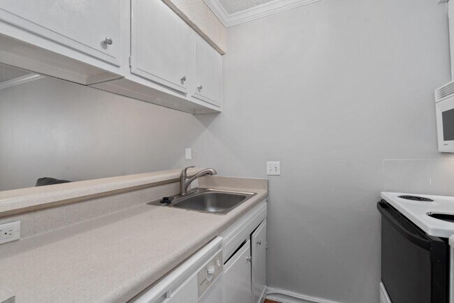 Building Photo - 4103 Speedway