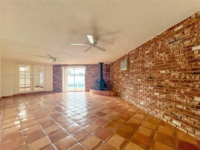 Building Photo - 192 SW 62nd Terrace