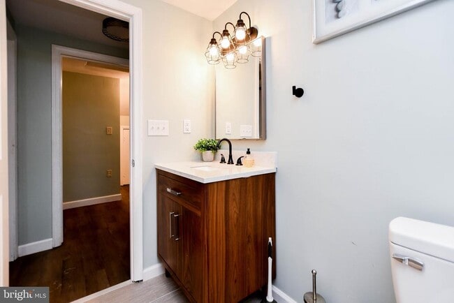 Building Photo - 3802 Cedar Dr