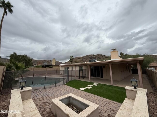 Building Photo - 4353 E Pearce Rd