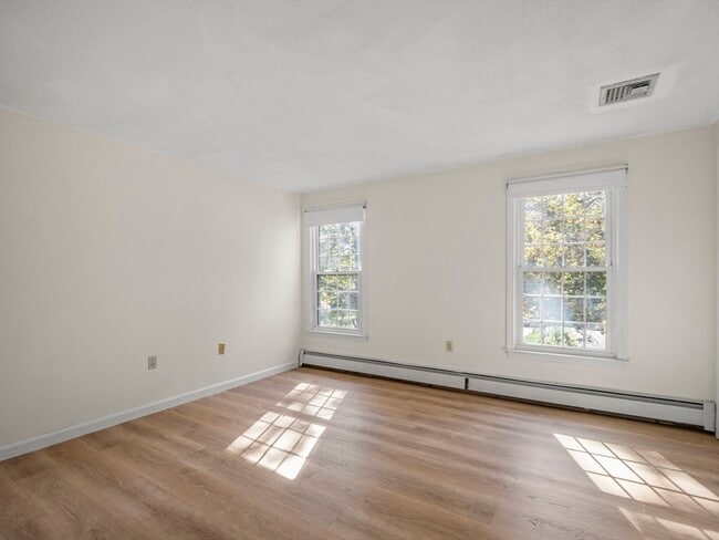 Building Photo - 40 Langley Ln