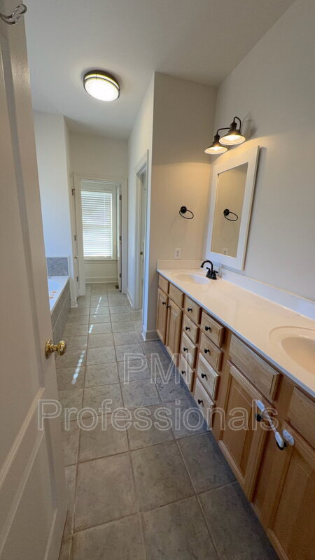 Building Photo - 193 Black Bear Trail