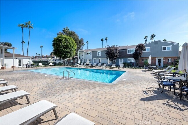 Building Photo - 8231 Deerfield Dr
