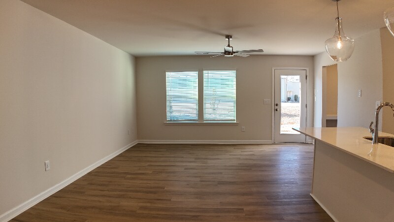 Building Photo - 205 Higher Ct