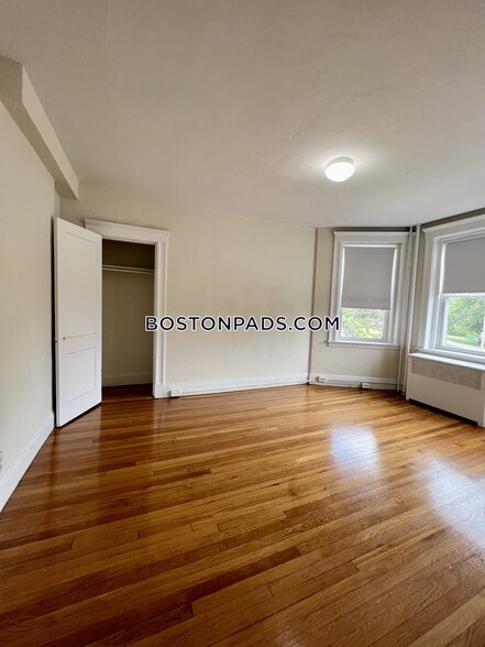 Building Photo - 1171 Boylston St