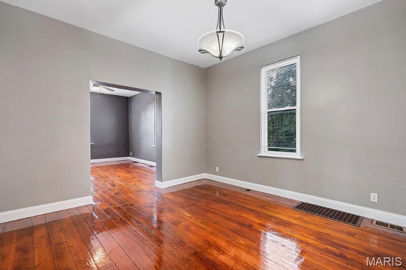 Building Photo - 1116 E 5th St