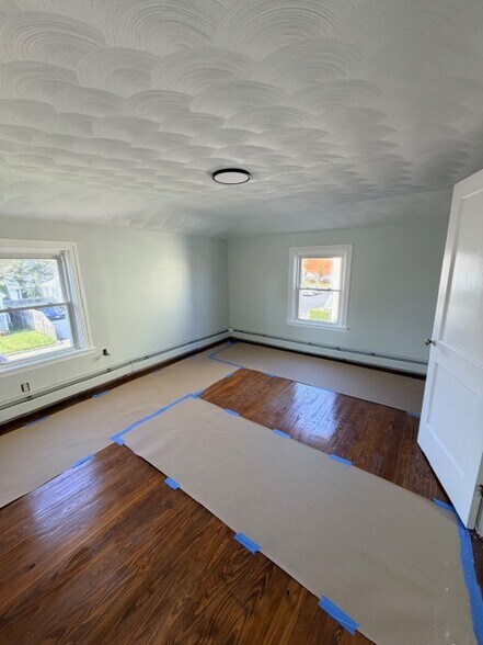 Building Photo - 133 Woodbury St