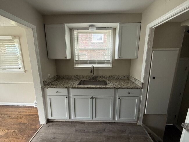 Building Photo - Renovated 3-Bedroom Home – We Welcome Sect...