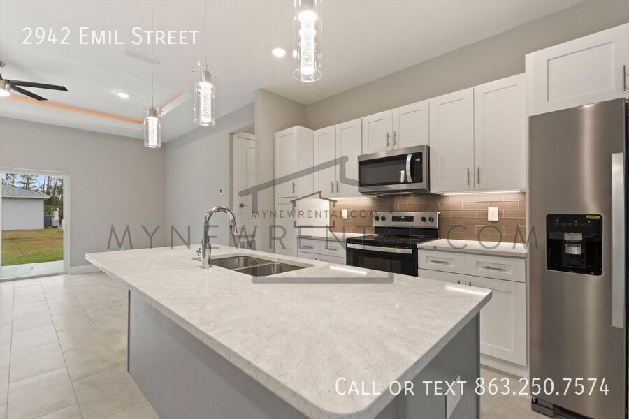 Building Photo - 2942 Emil St