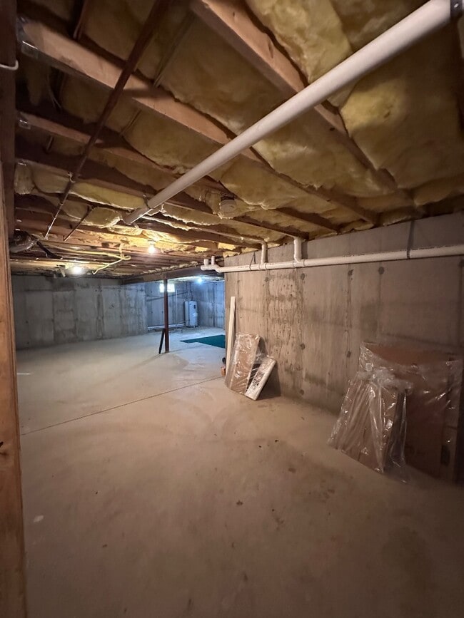 Building Photo - 11 Sand Hollow Dr