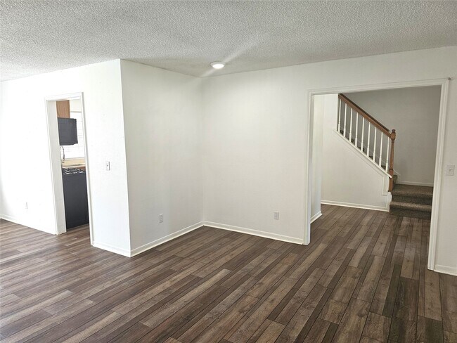 Building Photo - 3901 Spring Garden Dr