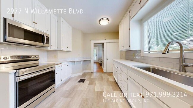 Building Photo - 2977 N Willamette Blvd