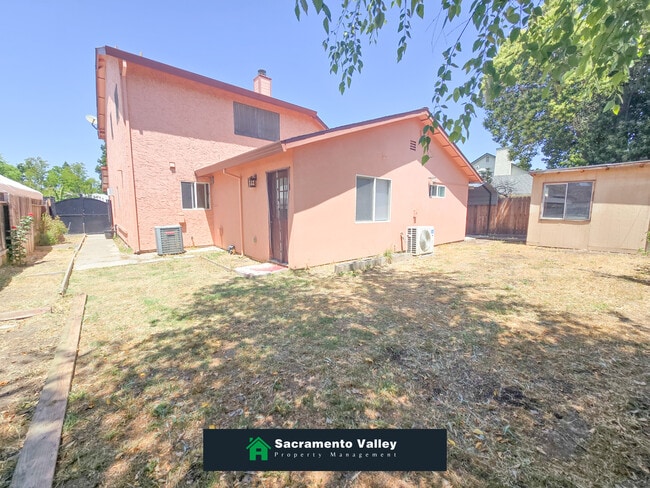 Building Photo - 8282 Meadowhaven Dr