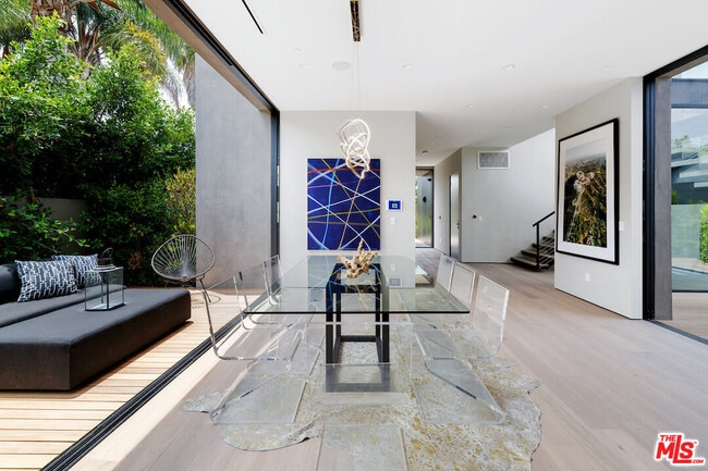 Building Photo - 434 Flores St