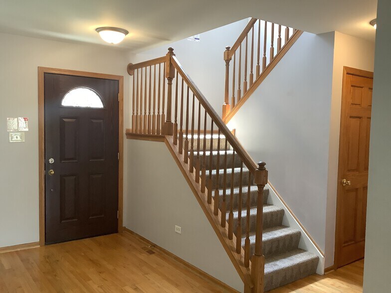 Building Photo - 5209 Sunmeadow Dr