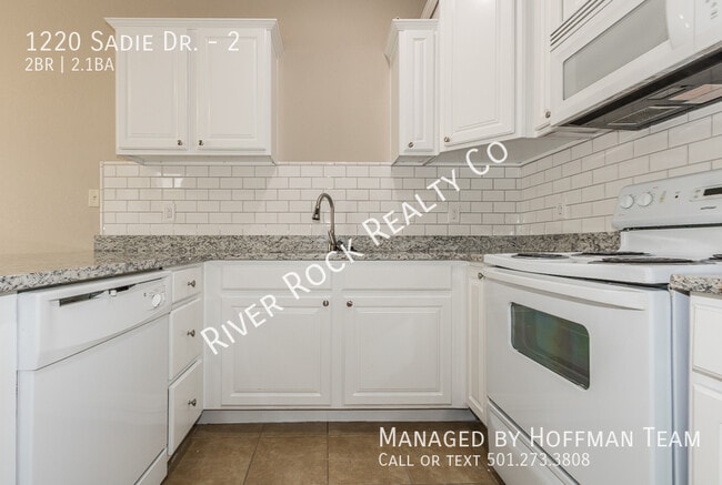 Building Photo - 1220 Sadie Dr