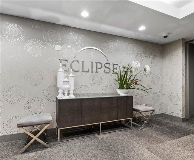 Building Photo - Eclipse 2 Bedroom + 2 Bath in Heart of Buc...