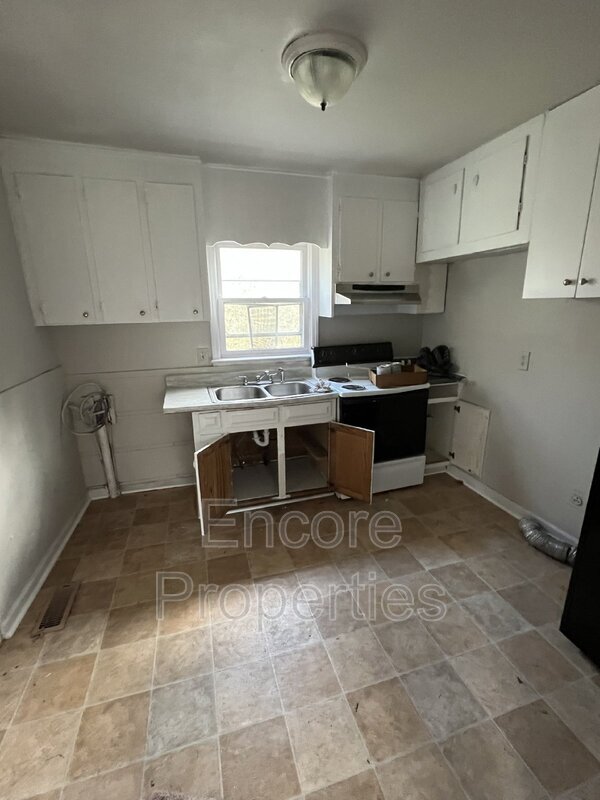 Building Photo - 3957 Circle Dr