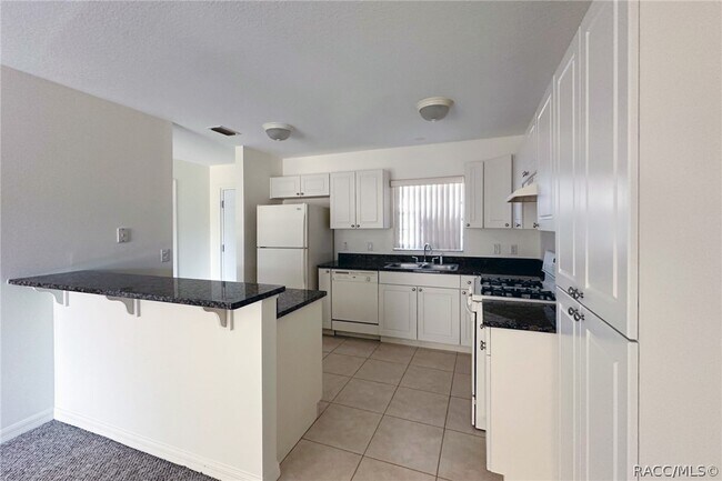 Building Photo - 4450 E Windmill Dr