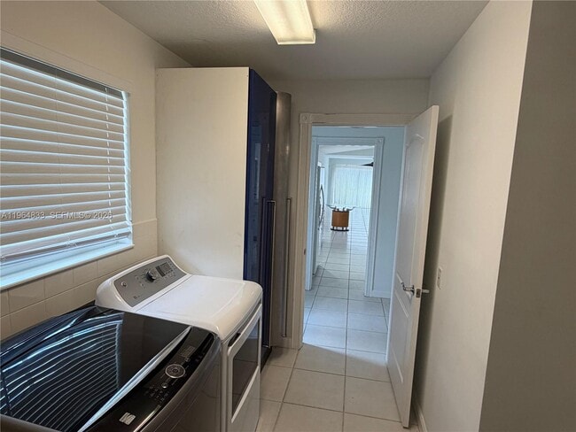 Building Photo - 8270 Eleuthera Ln