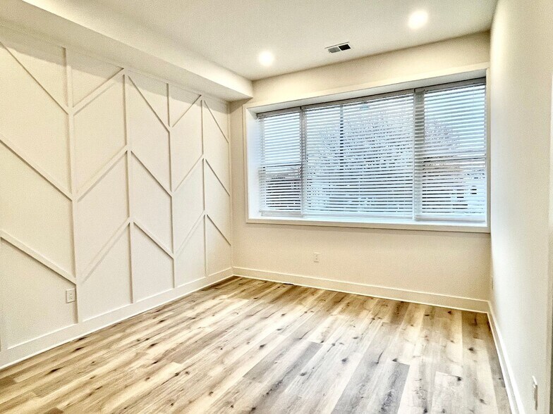 Building Photo - 1802 11th St NW