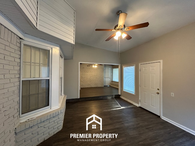 Building Photo - 8288 Cedarbrush Dr