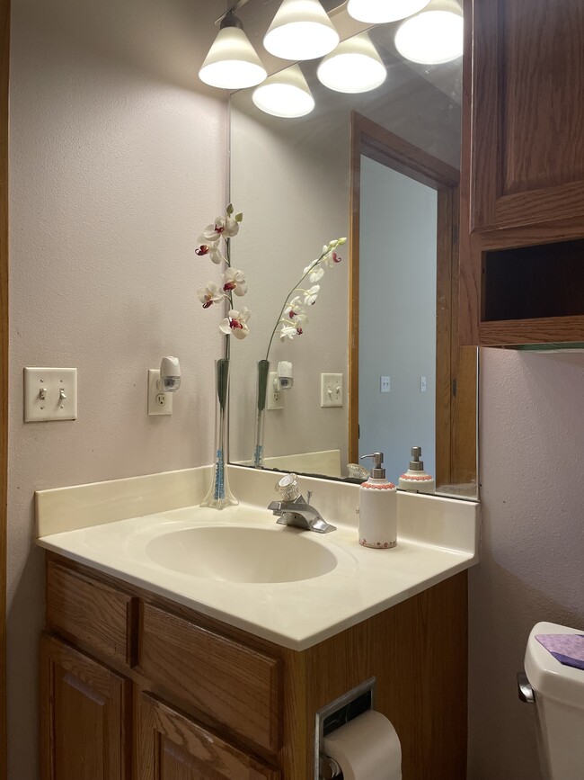 Building Photo - 6128 Jeffers Dr