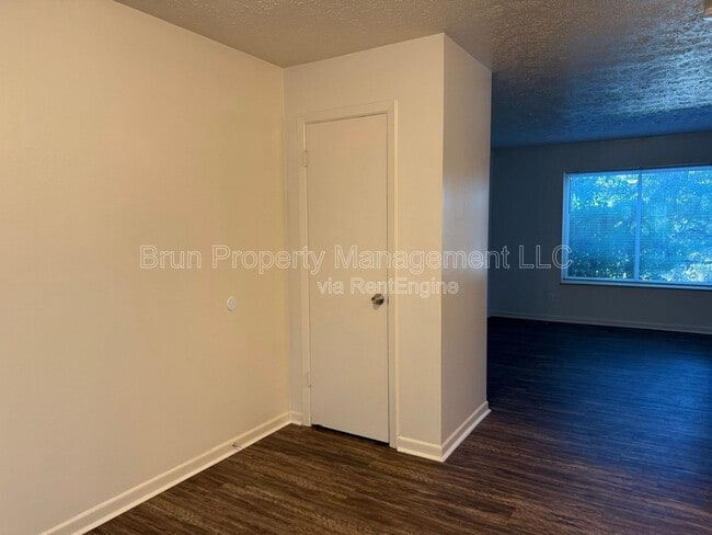 Building Photo - 1204 Glade Hill Dr