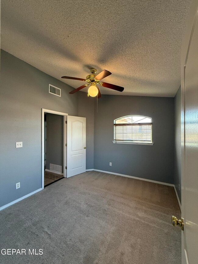 Building Photo - 14157 Tierra Delfin Dr