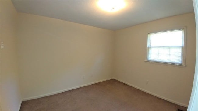 Building Photo - 2345 Statesville Blvd