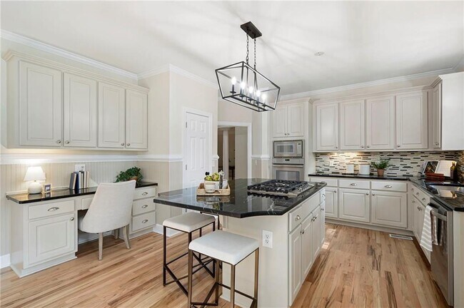 Building Photo - 4711 Oakleigh Manor Dr