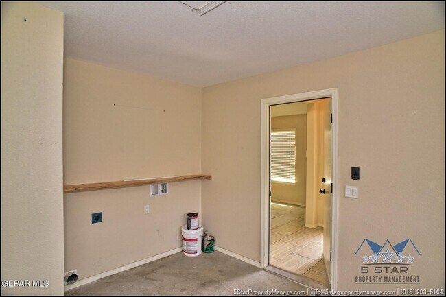 Building Photo - 14920 Tim Hardaway